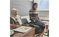 (From left to right): Zhour AlNaser and Sunobar Asifi during their presentation at Cégep de l’Outaouais, Louis-Reboul campus, in the French immersion class (December 12, 2025). Photo: Courtesy of Jacques Laberge