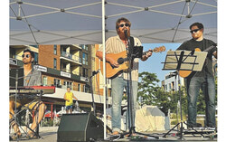 Nick Loyer delighted the audience with his songs on Tuesday, August 4. Photo: Courtesy of the Plateau Residents' Association